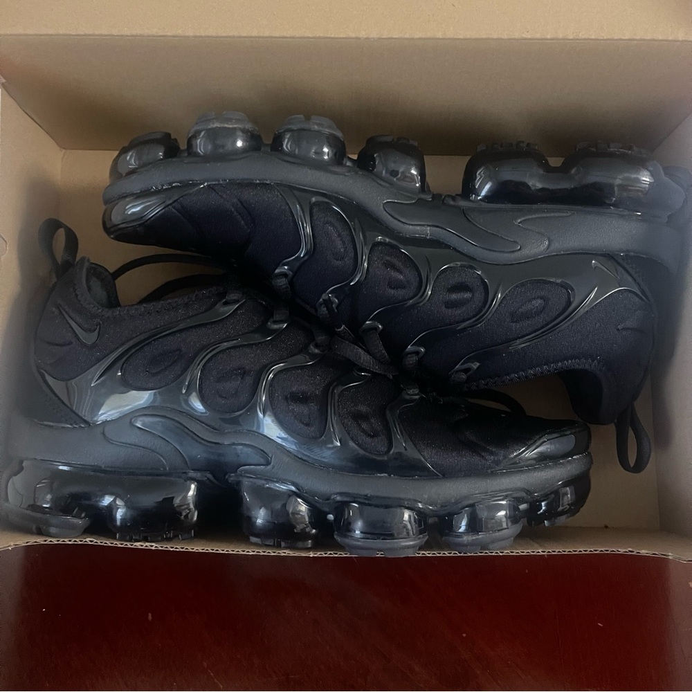 Nike Air Vapormax Plus - Picture 6 of 9
